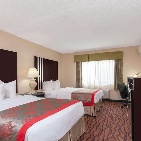 Space Coast Hotel Titusville-Kennedy Space Center Экстерьер фото