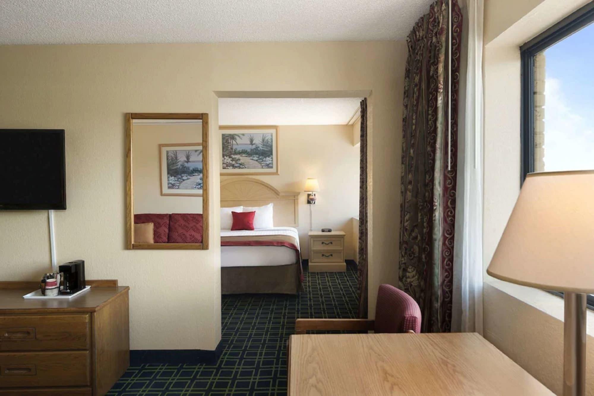 Space Coast Hotel Titusville-Kennedy Space Center Экстерьер фото