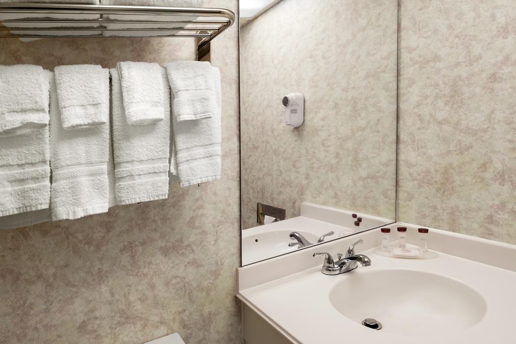Space Coast Hotel Titusville-Kennedy Space Center Экстерьер фото