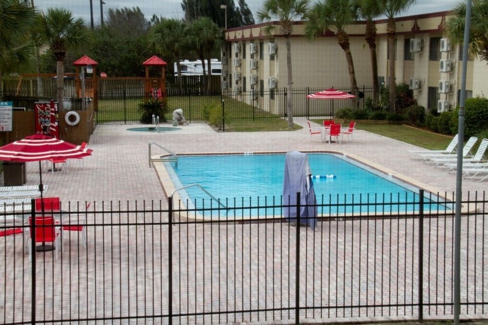 Space Coast Hotel Titusville-Kennedy Space Center Экстерьер фото