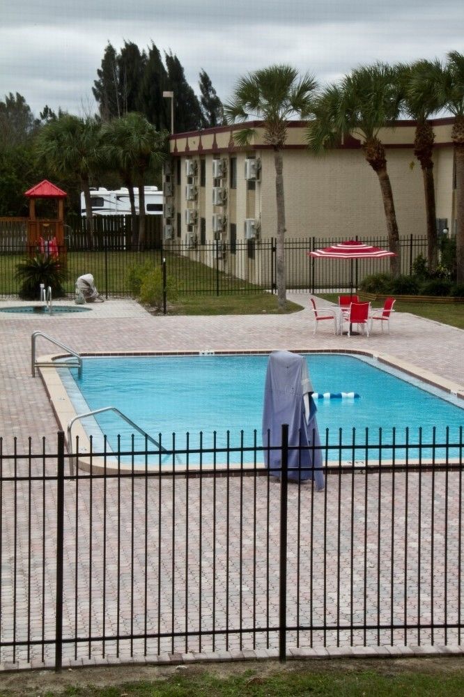 Space Coast Hotel Titusville-Kennedy Space Center Экстерьер фото